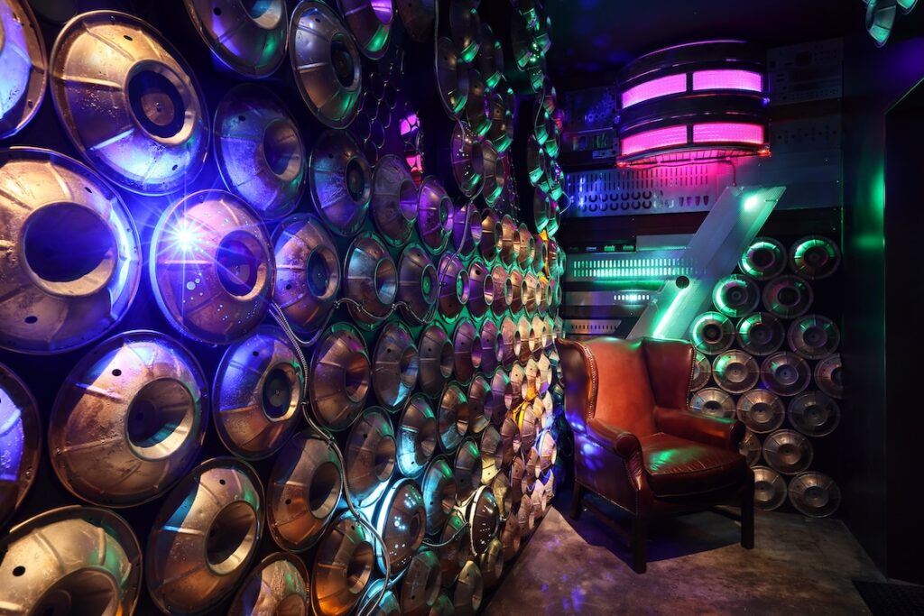 【六本木】圧倒的な重厚感とプライバシー。完全個室で愉しむ最高級シーシャと極上の夜のご案内