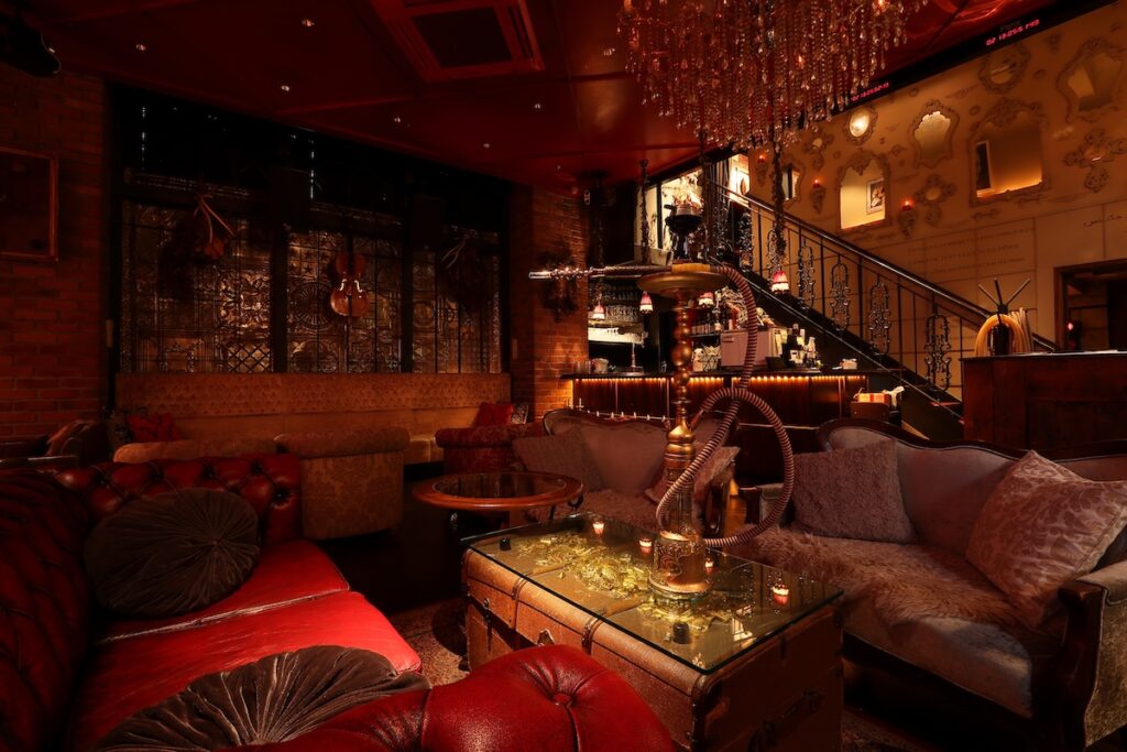 【麻布十番】異国情緒漂う完全個室と圧巻の夜景。大人のための高級シーシャラウンジのご案内